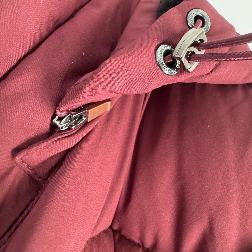 Andrew Marc Stretch Puffer Coat Women’s Large Burgundy Hooded Long Winter Jacket - Picture 6 of 7
